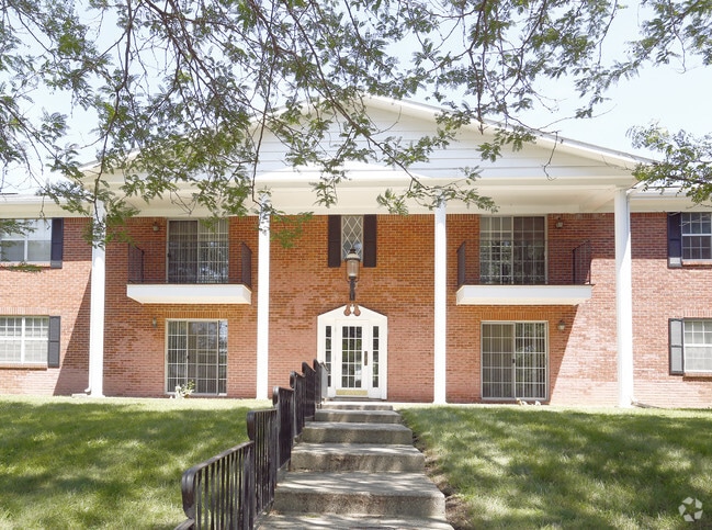 Total Brick Buildings - Colonial Crest Apartments