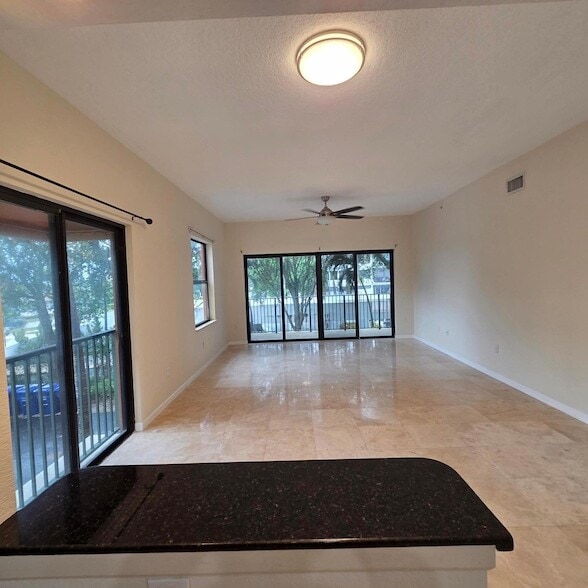 Photo - 1640 Presidential Way