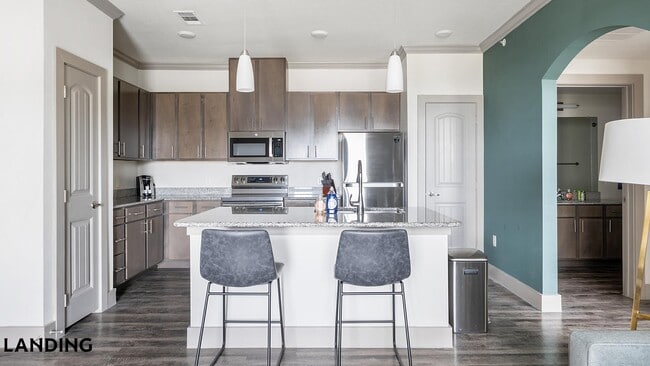 Photo - 12500 Shadowglen Trce Unit 11304