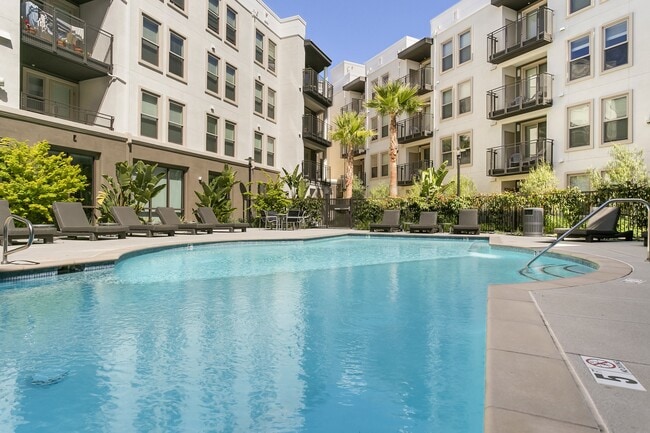 Photo - Cirrus Redwood City