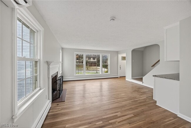 Photo - 20945 Halworth Rd