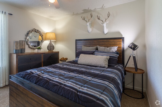 1BR, 1BA - 631SF - Bedroom - Waters Edge Apartments