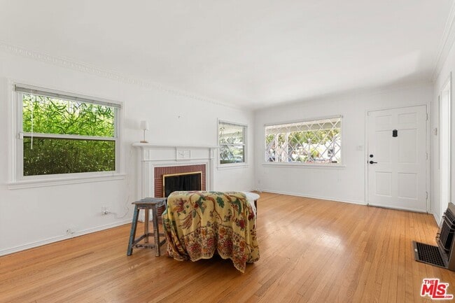 Photo - 8020 Regis Way