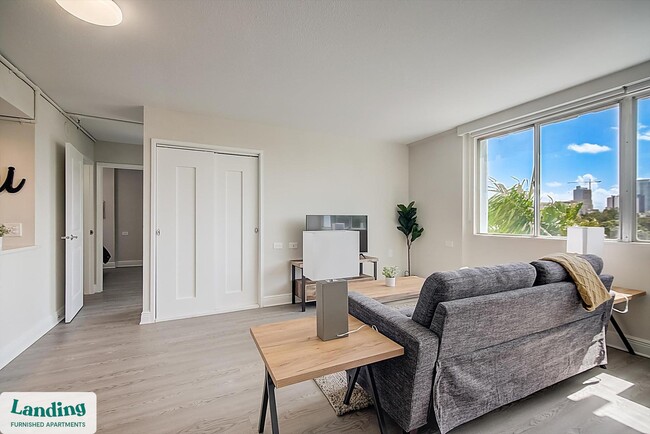 Photo - 305 Dr. M.L.K. Jr St S Unit 402.1403560