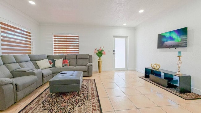 Photo - 340 Tamiami Canal Rd Unit SI FL1-ID1463287P