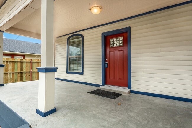 Photo - 111 S Henderson Ave