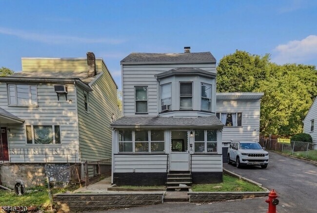 Photo - 137 New St Unit 2