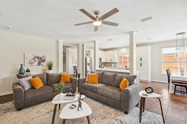 Photo - 746 River Oak Way Unit ID1029263P