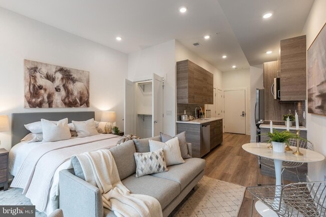 Photo - 5545 Pulaski Ave Unit 309