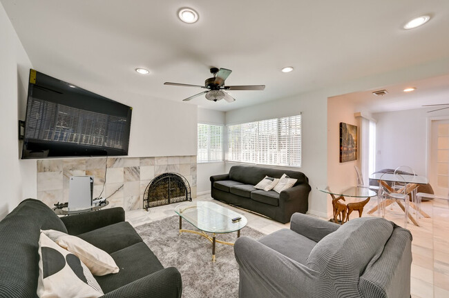 Building Photo - 719 Mahogany Dr Unit SI ID1307533P