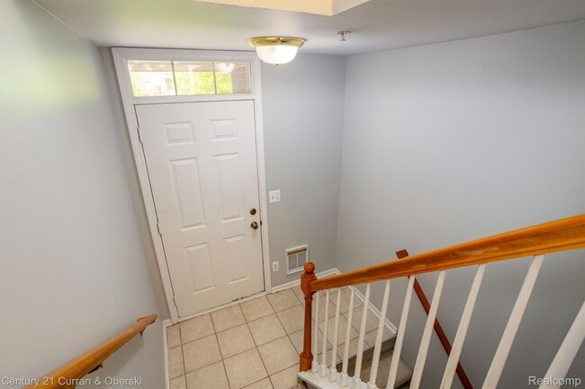 Photo - 16944 Farmington Rd Unit 22