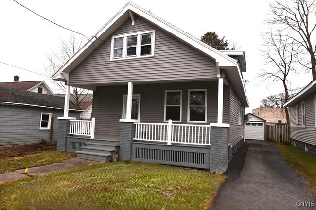 Building Photo - 112 Woodlawn Ave W