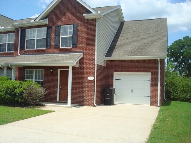 Photo - 1935 Warmingfield Dr