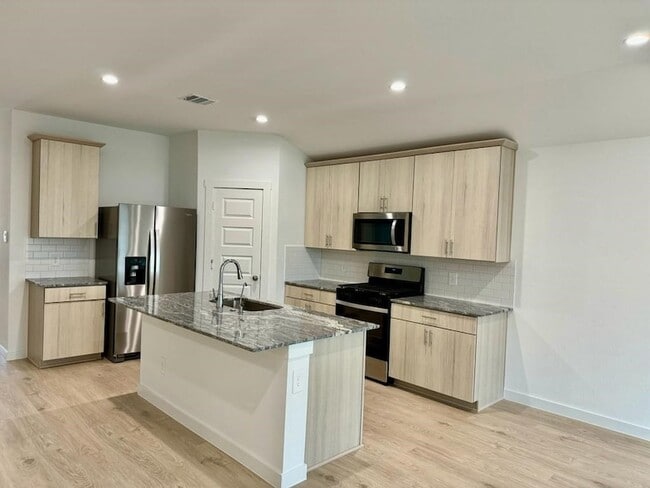 Photo - 1631 Solana Dr