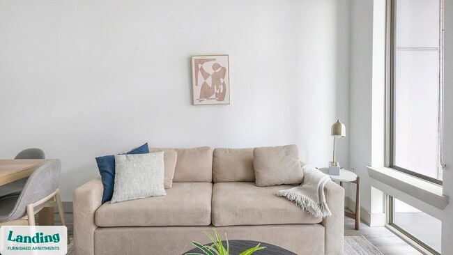 Building Photo - 3030 Summer St Unit 238.1403405