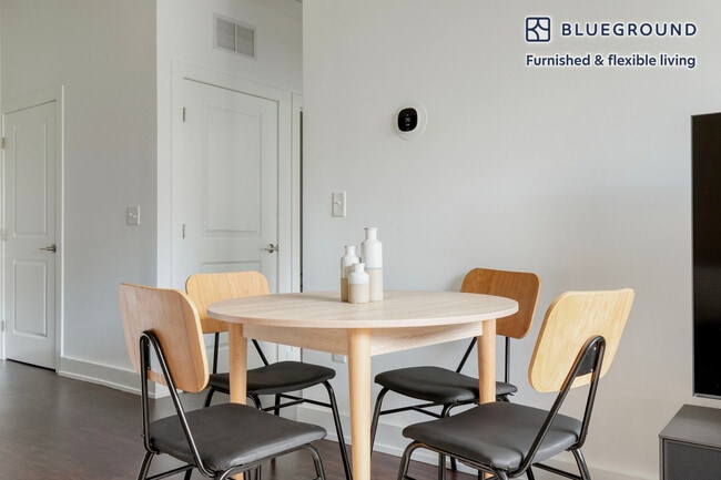 Photo - 90 Fawcett St Unit FL3-ID933