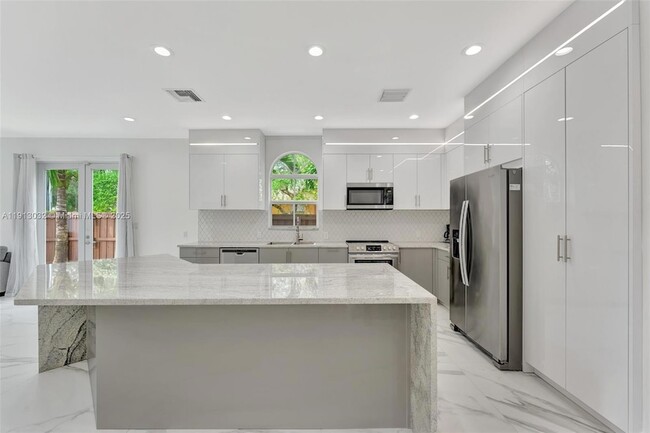 Photo - 407 SW 17th St