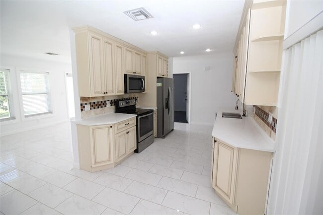 Photo - 160 SW 127th Ave