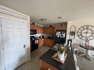Kitchen - Florin Hill Apartment Homes