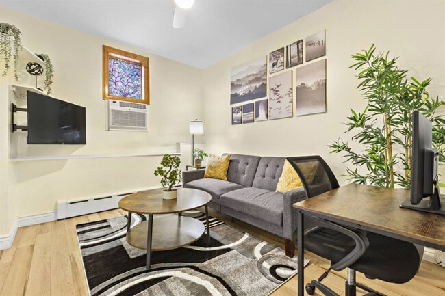 Photo - 137 W 15th St Unit SI ID1511045P