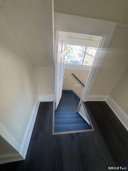 Photo - 133 Wordin Ave Unit 3