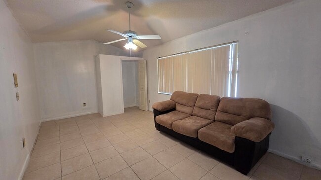 Photo - 2249 SE Melaleuca Blvd Unit B