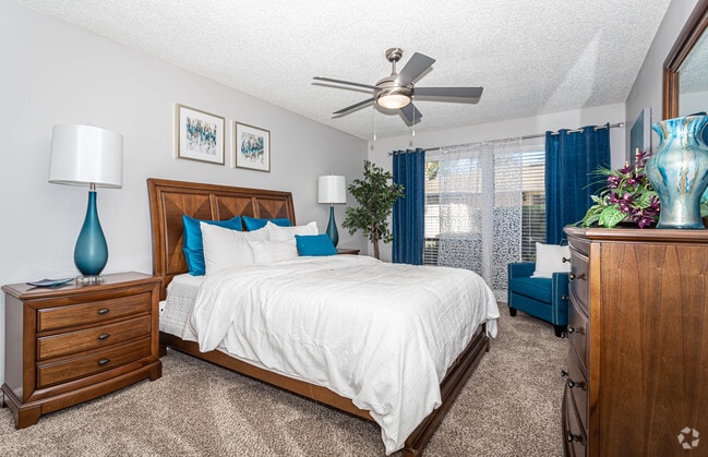 Photo - Goldelm at Salerno