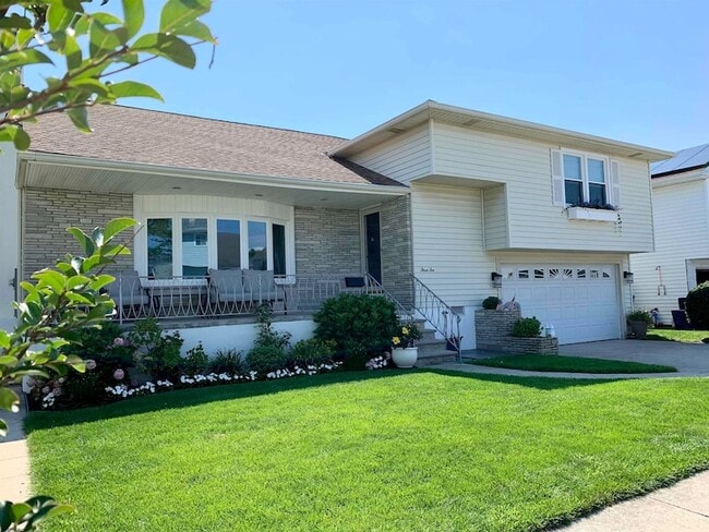 Photo - 310 N Clermont Ave