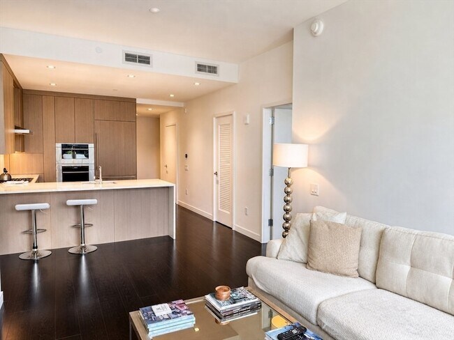 Photo - 150 Seaport Blvd Unit 20G