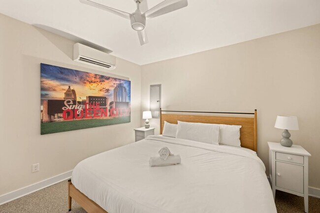 Photo - 1918 Vine St Unit ID1315618P