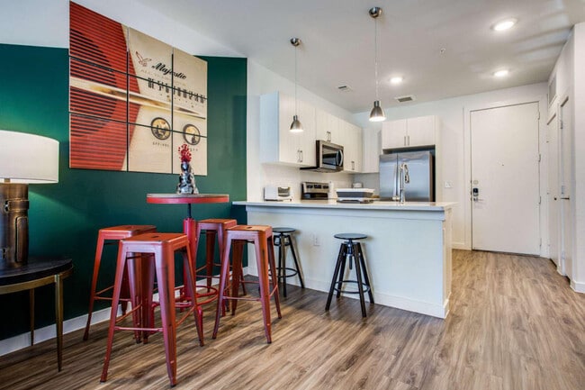 Photo - 2425 E Riverside Dr Unit ID1240266P