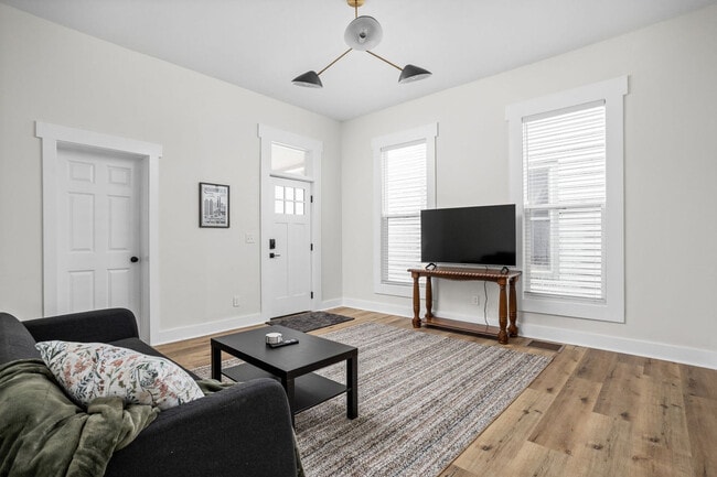 Building Photo - 844 Camp St Unit ID1303755P