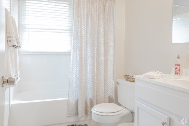 Photo - Ruxton Landing