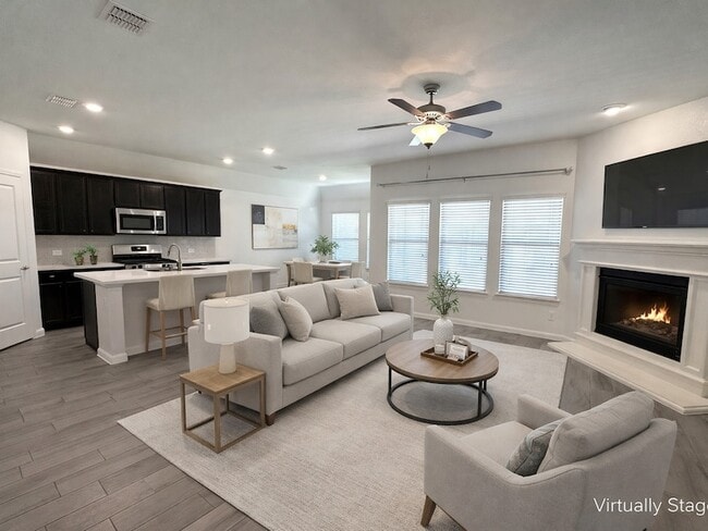 Photo - 1302 Deerfield Dr