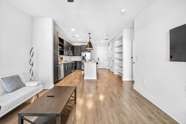 Building Photo - 1116 Gramercy Ln Unit ID1317854P