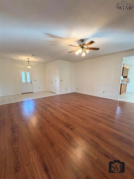 Photo - 1431 Cherokee Cir