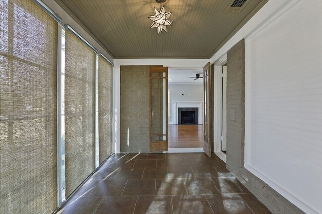 Photo - 7115 La Vista Dr