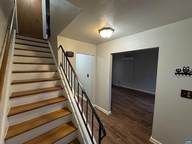 Photo - 2508 Naylor St