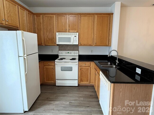 Photo - 6918 Creft Cir