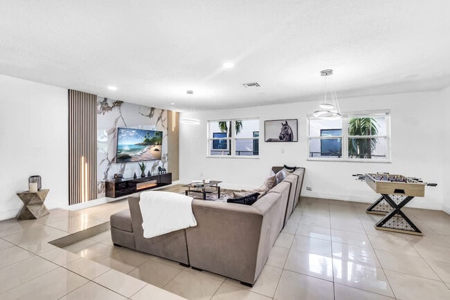 Photo - 18735 NE 18th Ave Unit ID1372362P