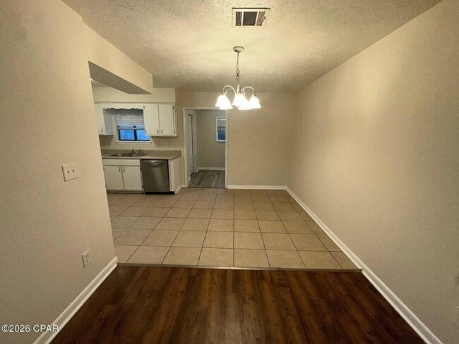 Photo - 3910 Venetian Cir