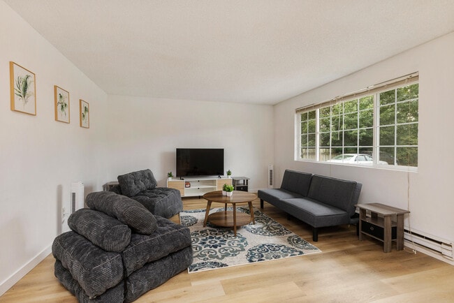 Building Photo - 15704 Ash Way Unit ID1265146P