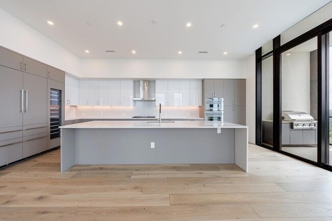 Photo - 2425 Peachtree Rd Unit 1806