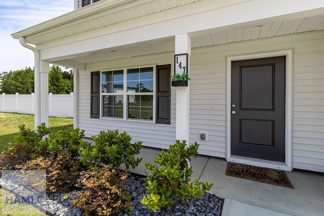 Photo - 147 Enclave Wy