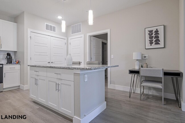 Building Photo - 3060 Southcreek Blvd Unit 1-102