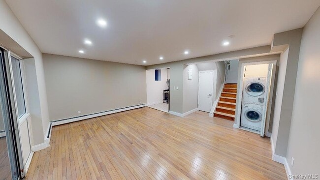 Photo - 67-39 Clyde St Unit A