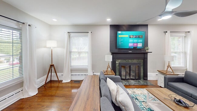 Building Photo - 1114 Fayetteville Rd SE Unit ID1234834P