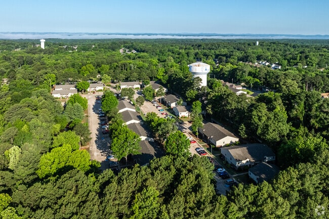 Fountain Lakes Apartments - Fountain Lakes