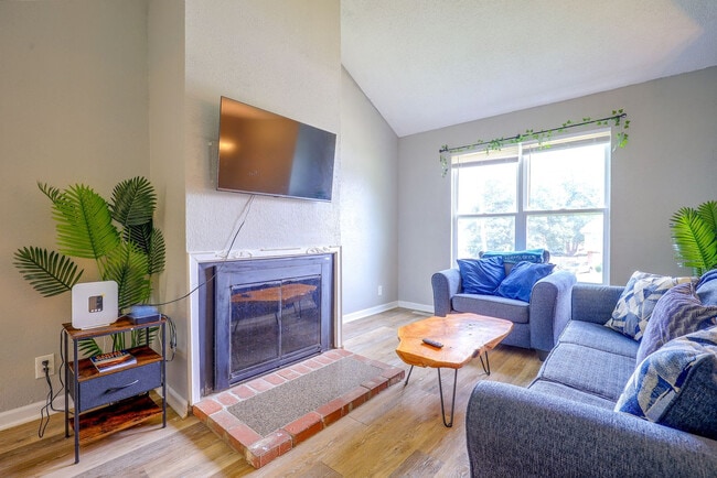 Photo - 1013 E Huntington Pl Unit SI ID1621230P