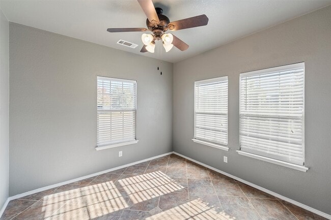 Photo - 500 Braewick Dr